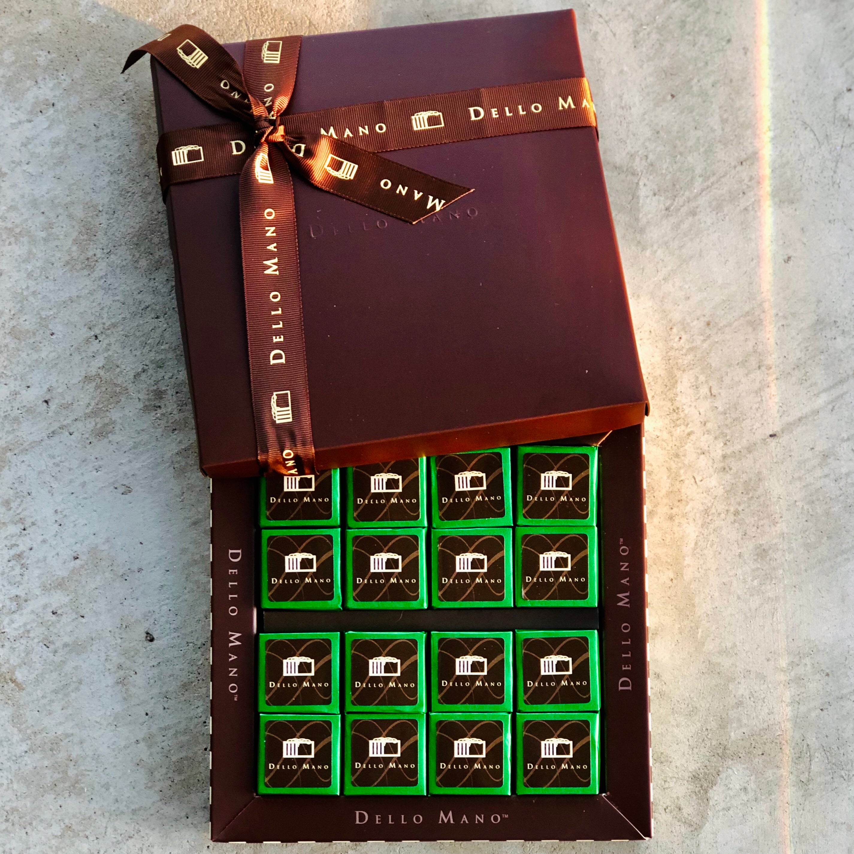 The perfect Vegan chocolate gift box. We offer Vegan brownie delivery Brisbane and Australia Wide.  Your Vegan Brownie delivery will not only surprise but will truly impress with the delicious quality brownie coupled with the elegant and beautifully presented gift box. 